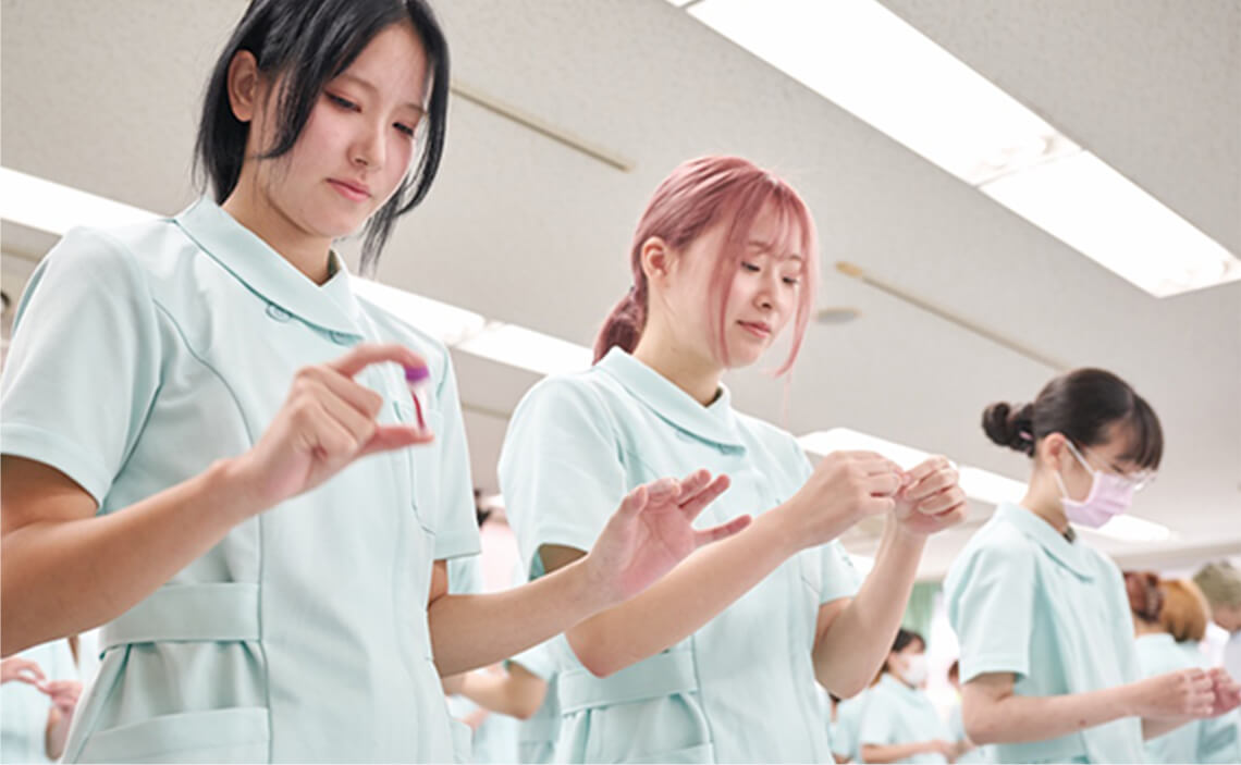 検査機器の取り扱い法を学ぶ